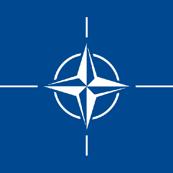 NATO vėliava.